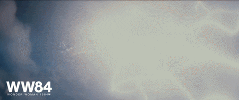 En este gif no parece tan malo, ¿no? Wonder woman saltando entre las nubes
