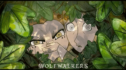 La paleta de colores es muy particular dos niñas mirando entre la vegetación